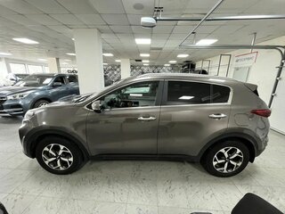 2019 Kia Sportage IV Рестайлинг, коричневый, 1579000 рублей, вид 4