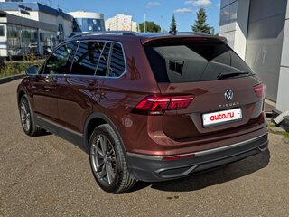 2021 Volkswagen Tiguan II Рестайлинг, коричневый, 2850000 рублей, вид 3