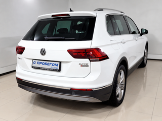 2017 Volkswagen Tiguan II, белый, 1725000 рублей, вид 4