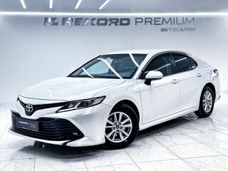 Toyota Camry VIII (XV70)