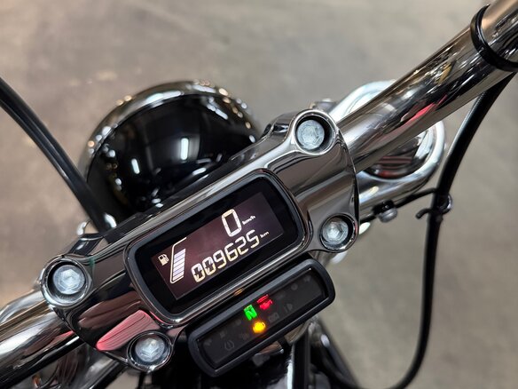 2021 Harley-Davidson Softail Standard, чёрный, 1625000 рублей - вид 9