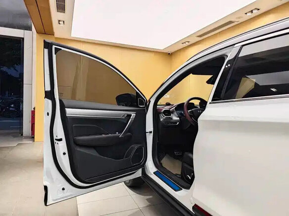 2021 Geely Binyue I Рестайлинг, белый - вид 25