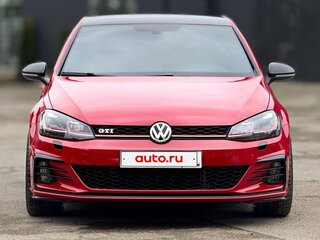 2018 Volkswagen Golf GTI VII Рестайлинг, красный, 3000000 рублей, вид 4