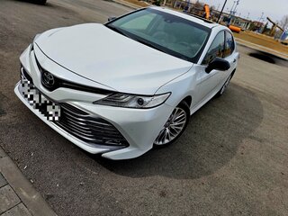 2020 Toyota Camry VIII (XV70) Рестайлинг, белый, 2800000 рублей, вид 1
