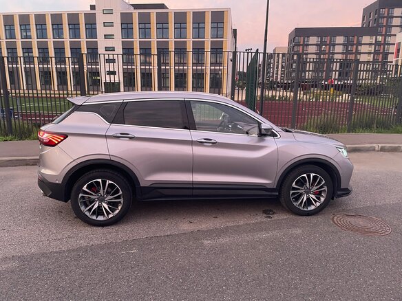 2022 Geely Coolray I, серебристый, 1800000 рублей - вид 1