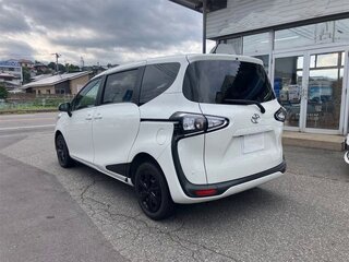 2021 Toyota Sienta II Рестайлинг, белый, 1094000 рублей, вид 5