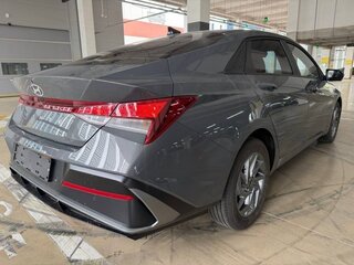 2023 Hyundai Avante VII Рестайлинг, чёрный, 1494001 рублей, вид 4