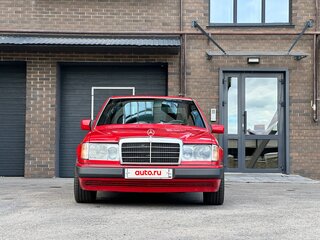 1990 Mercedes-Benz W124 230, красный, 500000 рублей, вид 2