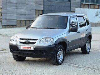 2011 Chevrolet Niva I Рестайлинг, серебристый, 320000 рублей, вид 3