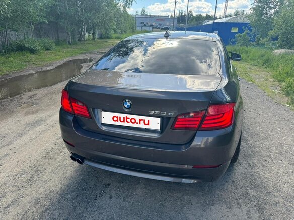 2011 BMW 5 серии 530d xDrive VI (F10/F11/F07), коричневый, 2100000 рублей - вид 9