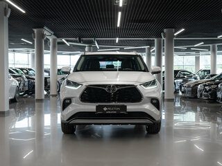 2026 Toyota Highlander IV (XU70), белый, 5280000 рублей, вид 3