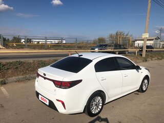 2019 Kia Rio IV, белый, 1355000 рублей, вид 5
