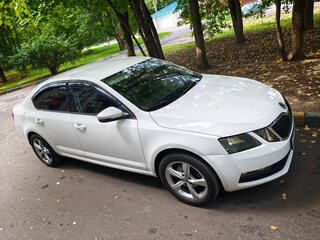 2018 Skoda Octavia III (A7) Рестайлинг, белый, 1040000 рублей, вид 3