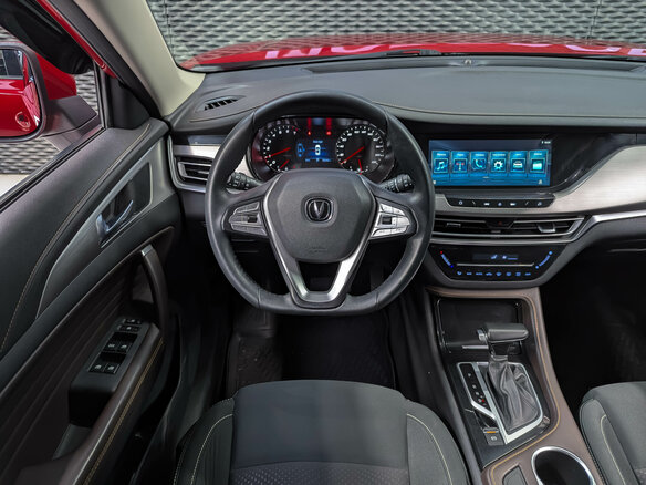2019 Changan CS35 Plus I, красный, 1410000 рублей - вид 16