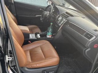 2017 Toyota Camry VII (XV50) Рестайлинг 2, чёрный, 2050000 рублей, вид 3