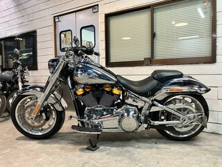 2025 Harley-Davidson Fat Boy, серебристый, 4899000 рублей, вид 1