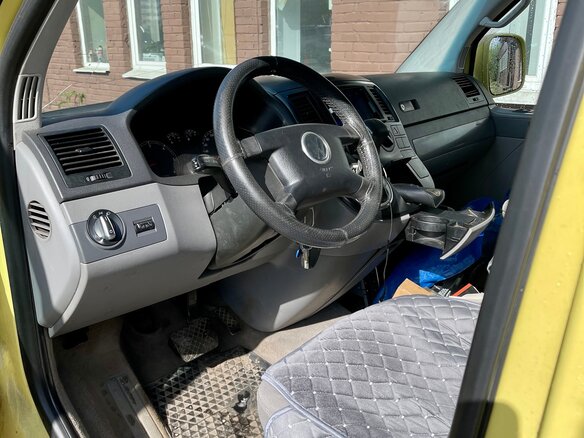 2004 Volkswagen Multivan T5, жёлтый, 1350000 рублей - вид 12
