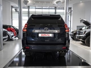 2018 Toyota Land Cruiser Prado 150 Series Рестайлинг 2, синий, 5790000 рублей, вид 5