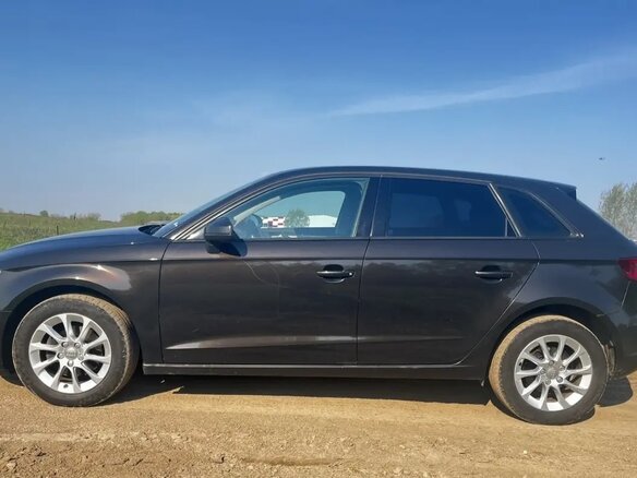 2014 Audi A3 III (8V), коричневый, 1300000 рублей - вид 3