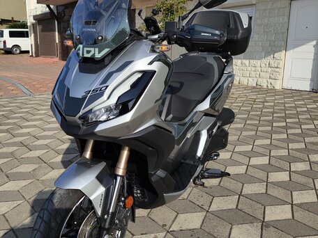 2023 Honda ADV350, серебристый, 950000 рублей, вид 5