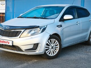 2015 Kia Rio III, серебристый, 580000 рублей, вид 1