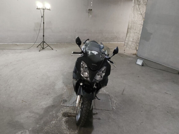 2009 Honda VFR 800, чёрный - вид 1