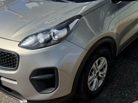 2017 Kia Sportage IV, серебристый, 1525000 рублей, вид 4