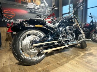 2023 Harley-Davidson Fat Boy, чёрный, 3500000 рублей, вид 4