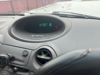 2001 Toyota Vitz I (P10), розовый, 410000 рублей, вид 5