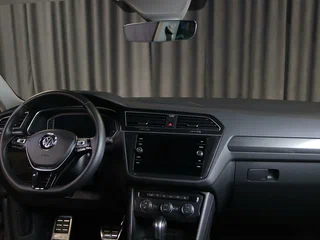 2020 Volkswagen Tiguan II, серый, 1999000 рублей, вид 5