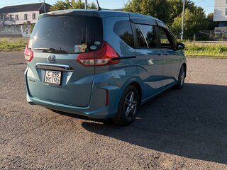 2017 Honda Freed II, голубой, 1600000 рублей, вид 5