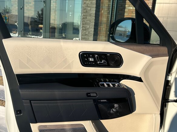 2025 Zeekr 9X 55 kWh (до 3.5 т), белый, 12300000 рублей - вид 13