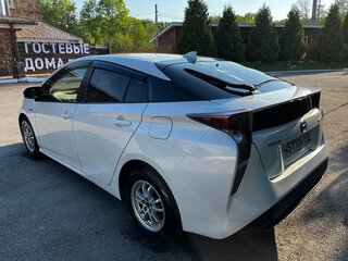 2016 Toyota Prius IV (XW50), белый, 1850000 рублей, вид 5