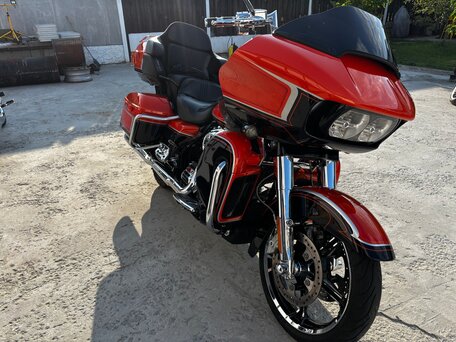 2022 Harley-Davidson CVO Road Glide Limited, оранжевый, 3000000 рублей, вид 1