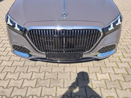 2026 Mercedes-Benz Maybach S-Класс 580 II (Z223) Рестайлинг, коричневый, 42000000 рублей, вид 2
