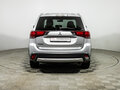 2017 Mitsubishi Outlander III Рестайлинг 2, серебристый, 1639700 рублей - вид 5