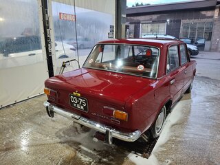 1975 Lada (ВАЗ) 21011, красный, 640000 рублей, вид 2