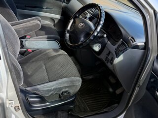 2002 Toyota Ipsum II (M20), серебристый, 640000 рублей, вид 5