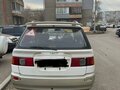 1997 Toyota Ipsum I (M10), белый - вид 1
