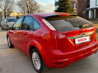 2010 Ford Focus II Рестайлинг, красный, 590000 рублей, вид 4