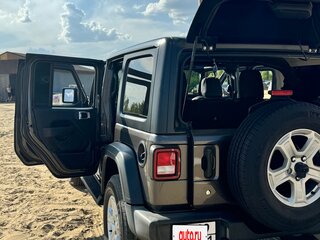 2019 Jeep Wrangler IV (JL), серый, 3800000 рублей, вид 3