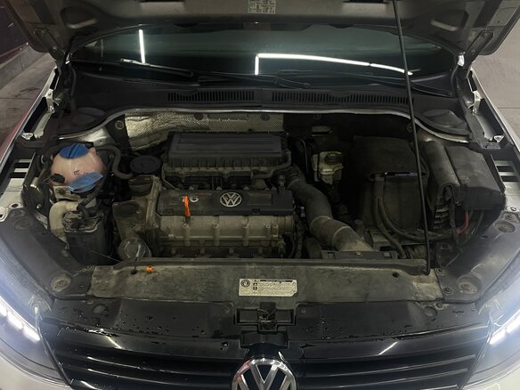 2012 Volkswagen Jetta VI, серебристый, 950000 рублей - вид 12