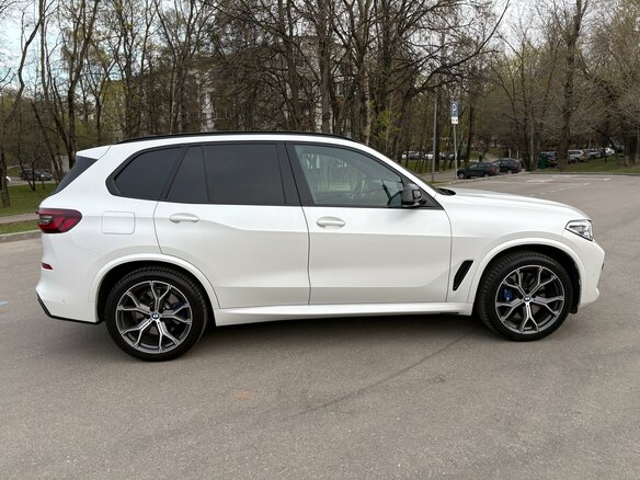 2020 BMW X5 40i IV (G05/G18), белый, 8525000 рублей - вид 8