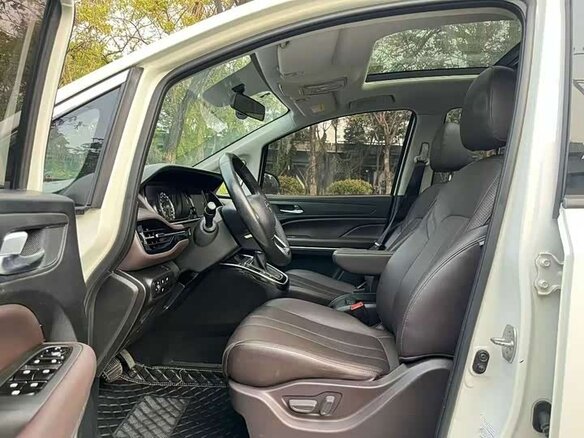 2021 GAC Trumpchi M6, белый, 1860000 рублей - вид 4