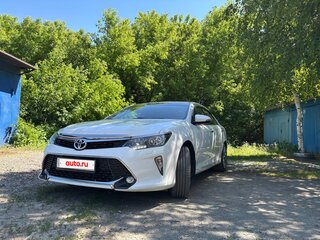 2017 Toyota Camry VII (XV50) Рестайлинг 2, белый, 2900000 рублей, вид 2