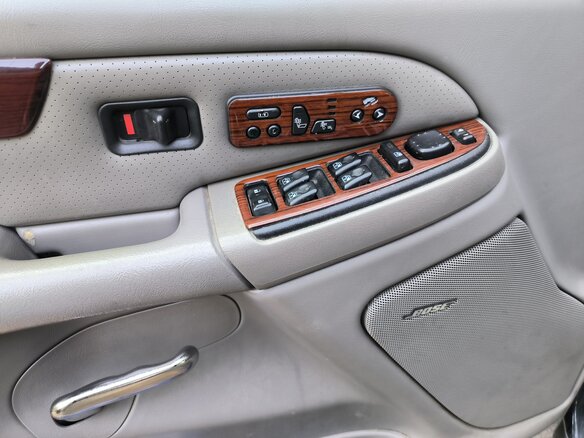 2002 Cadillac Escalade II, чёрный, 1199000 рублей - вид 16