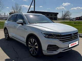 2021 Volkswagen Touareg III, белый, 6600000 рублей, вид 2