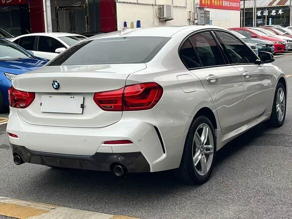 2023 BMW 1 серии 120i III (F52) Рестайлинг, белый, 2102000 рублей - вид 5