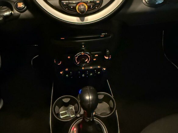 2011 Mini Hatch One II (R56) Рестайлинг, красный, 880000 рублей - вид 12