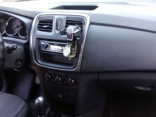 2016 Renault Logan II, красный, 640000 рублей, вид 3